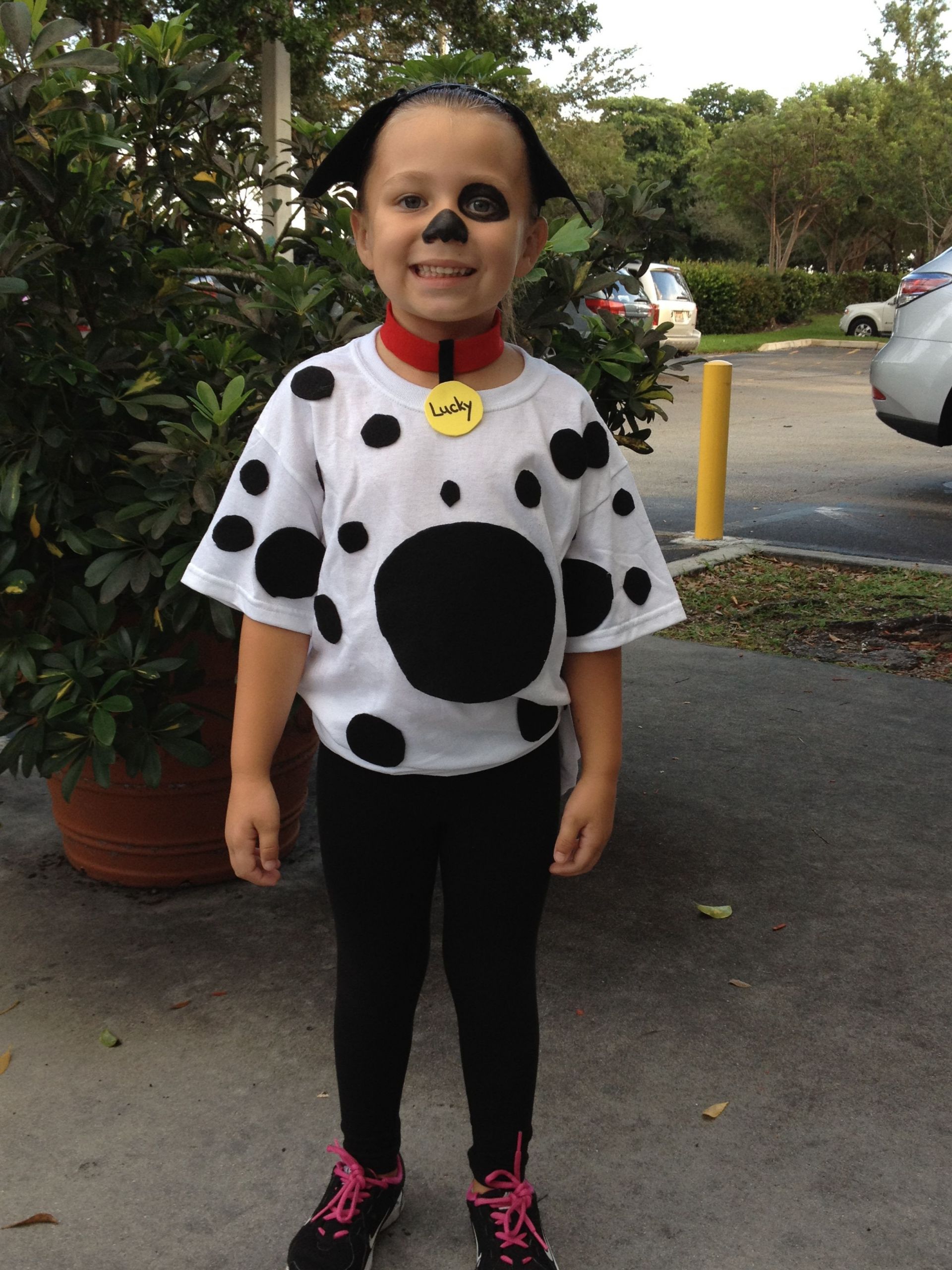 DIY Dog Costumes For Kids
 Homemade Dalmatian costume