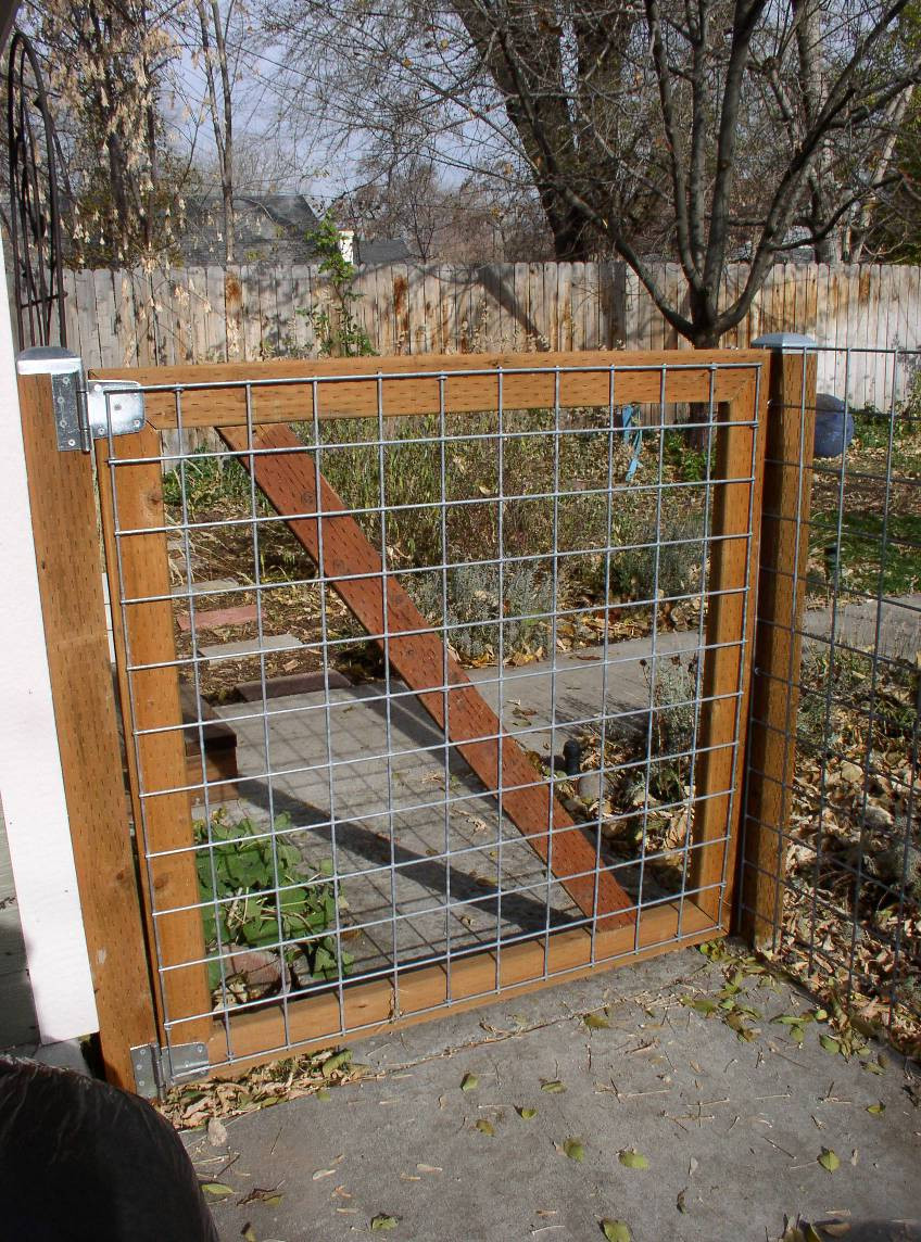 DIY Dog Fencing
 Cheap Fence Ideas For Dogs In DIY Reusable And Portable