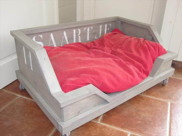 DIY Dog Pallet Bed
 11 DIY Pallet Dog Bed Ideas