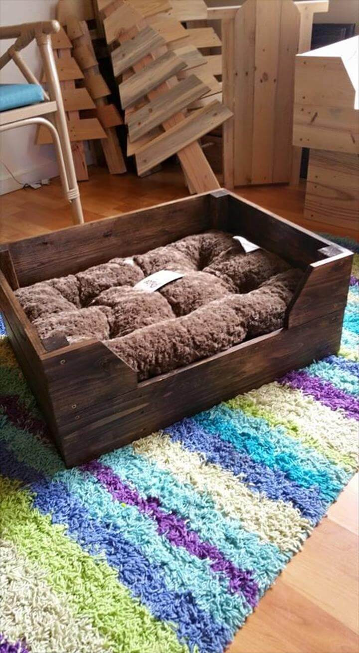 DIY Dog Pallet Bed
 Easy to Make Pallet Dog Bed