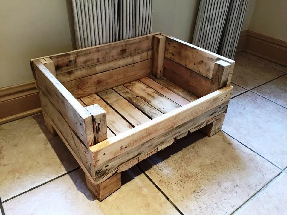 DIY Dog Pallet Bed
 20 Inexpensive Pallet Projects You Can Do