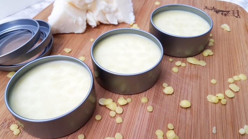 DIY Dog Paw Balm
 Easy DIY Paw Balm Recipe to Smooth Your Dogs Rough Pads