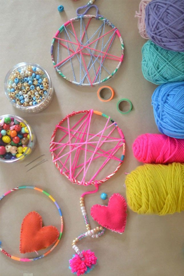 DIY Dreamcatcher For Kids
 19 DIYs to Add to a Creative Kid’s Birthday Party