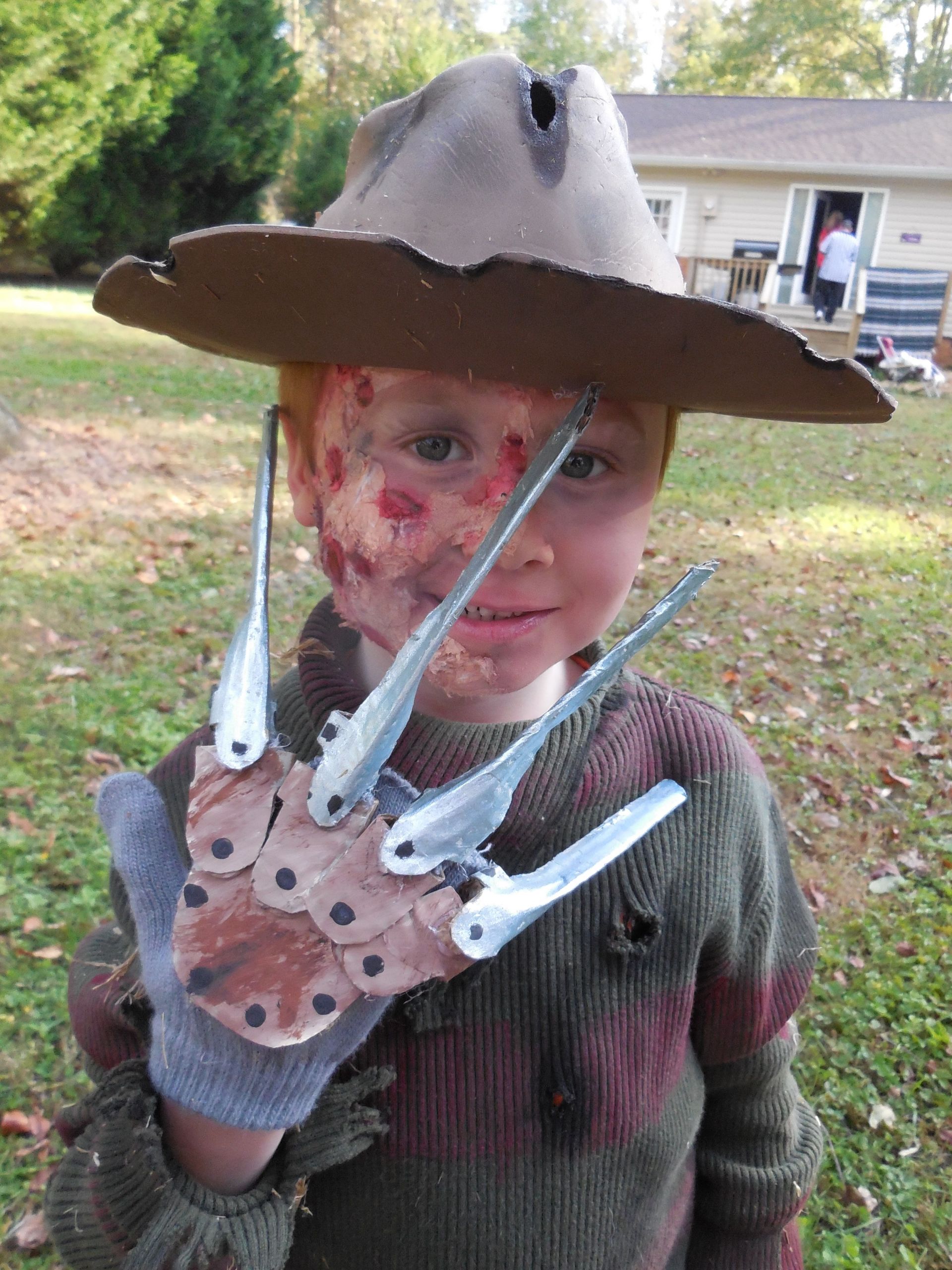 DIY Freddy Krueger Costume
 My DIY freddy krueger costume for my son