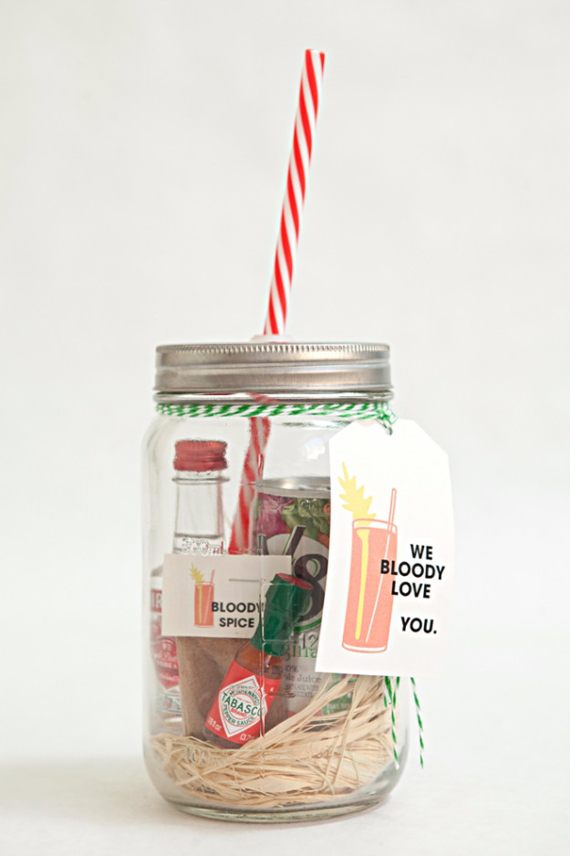 DIY Gifts With Mason Jars
 Gifts in A Jar