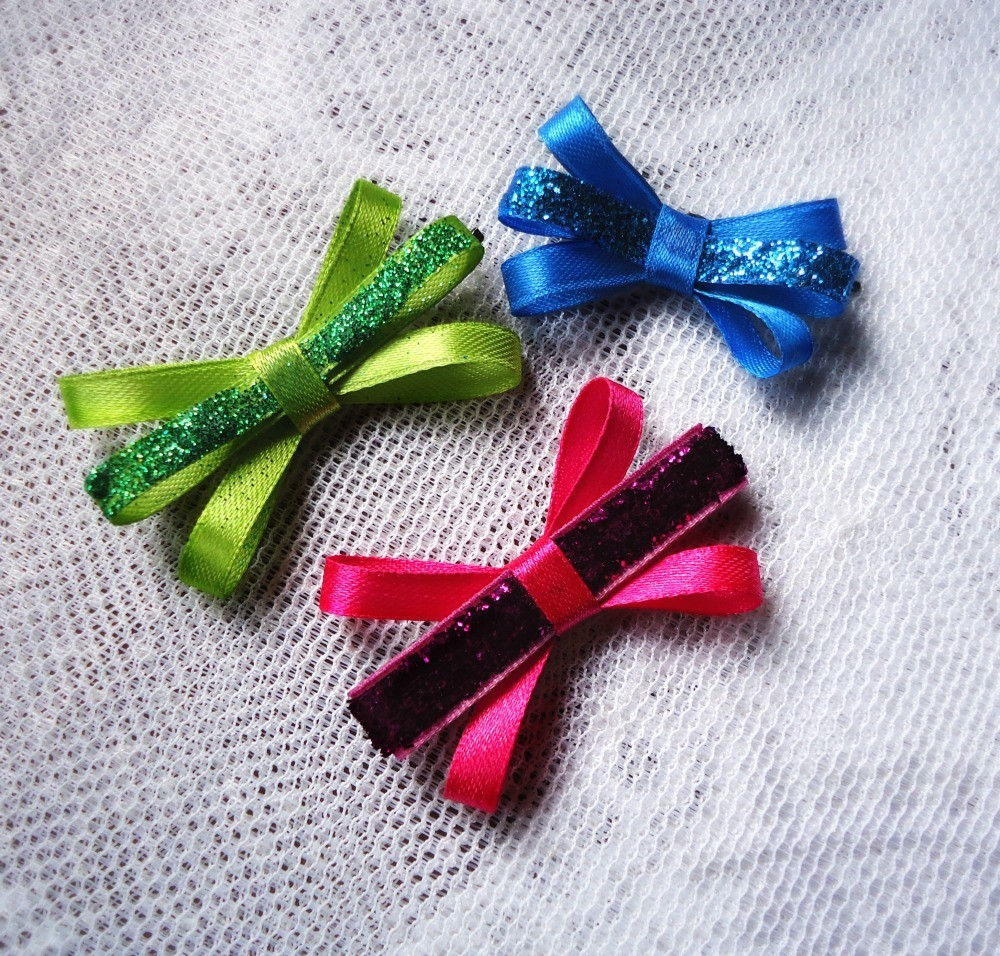 DIY Hair Ribbons
 Easy DIY Ribbon Hair Clips