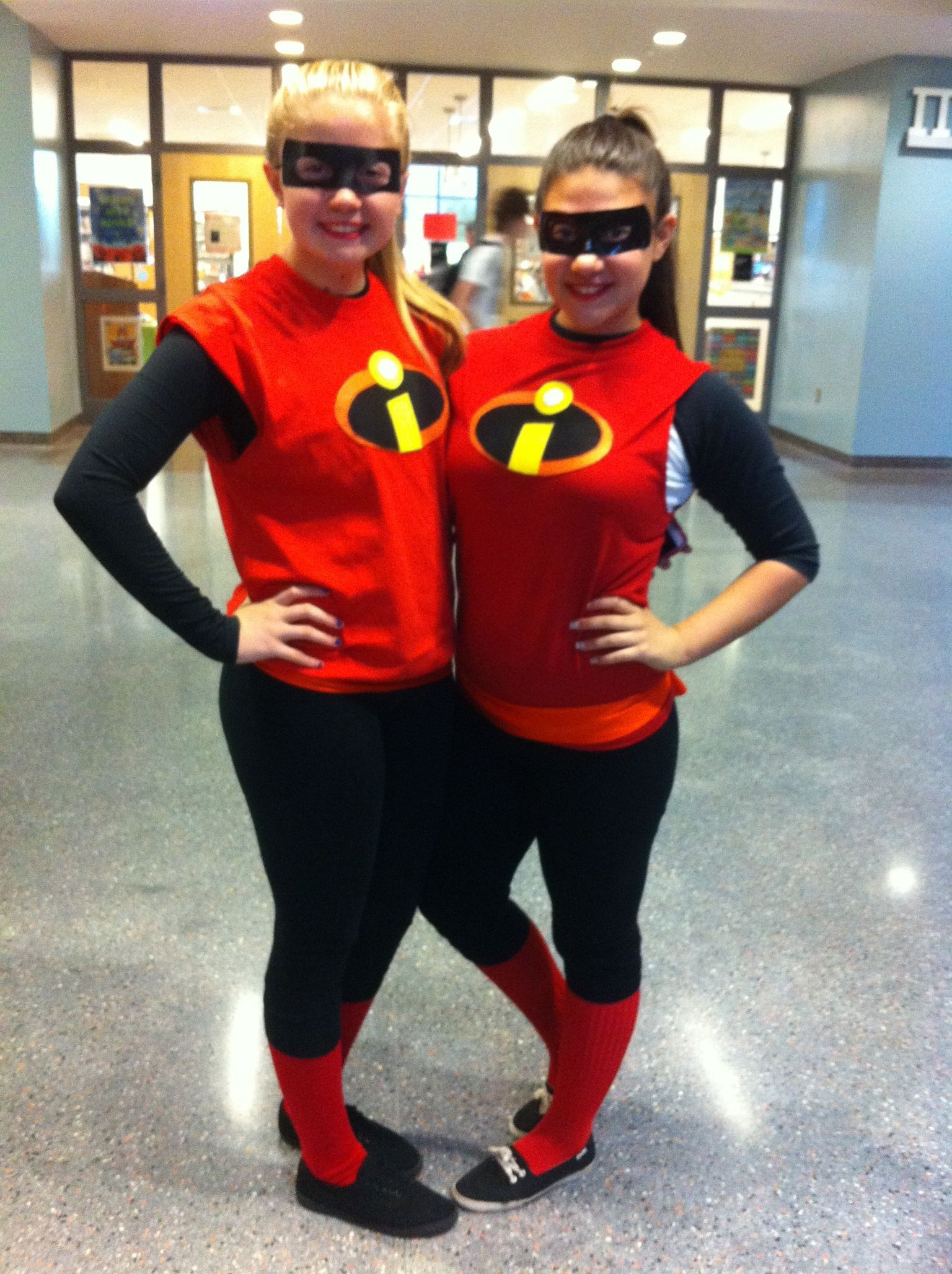 DIY Incredible Costume
 make your own Halloween costume be the incredibles