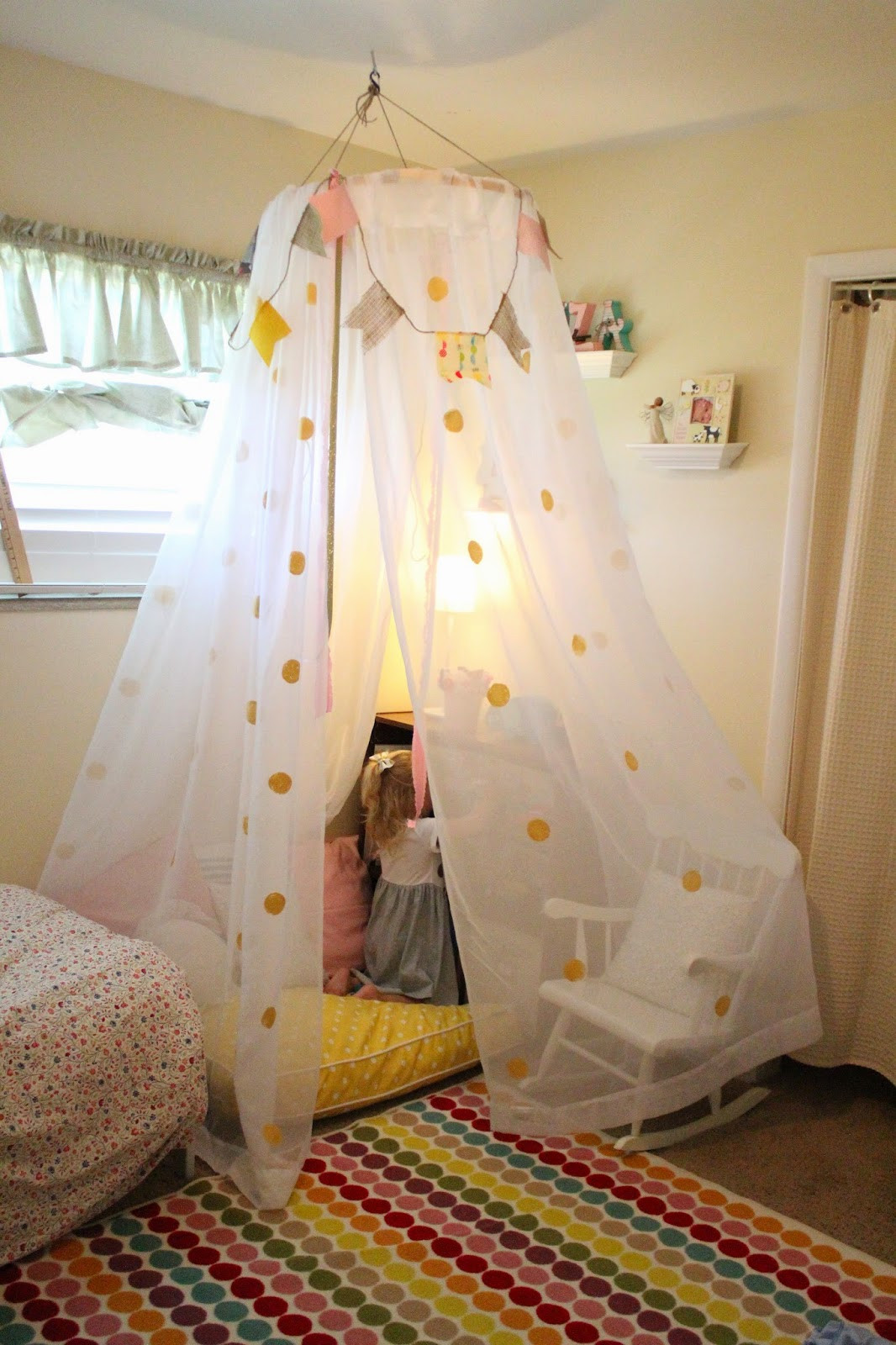 DIY Kids Canopy
 Mommy Vignettes DIY No Sew Tent Canopy Tutorial