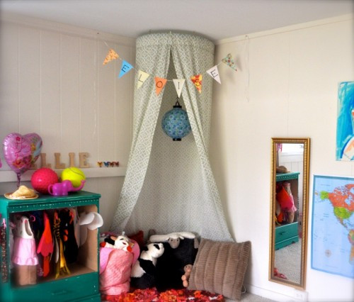DIY Kids Canopy
 Let Your Girl Feel A Princess 5 DIY Canopies For Kids
