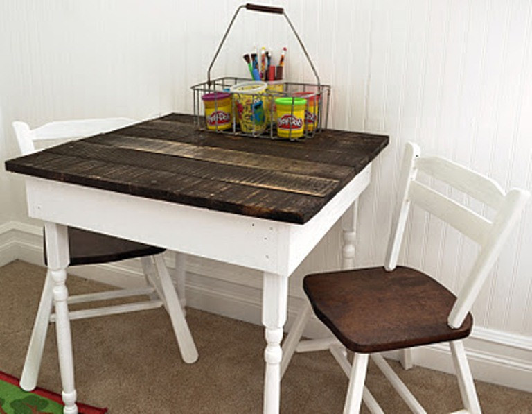 DIY Kids Tables
 13 Easy And Cost Effective DIY Pallet Dining Tables