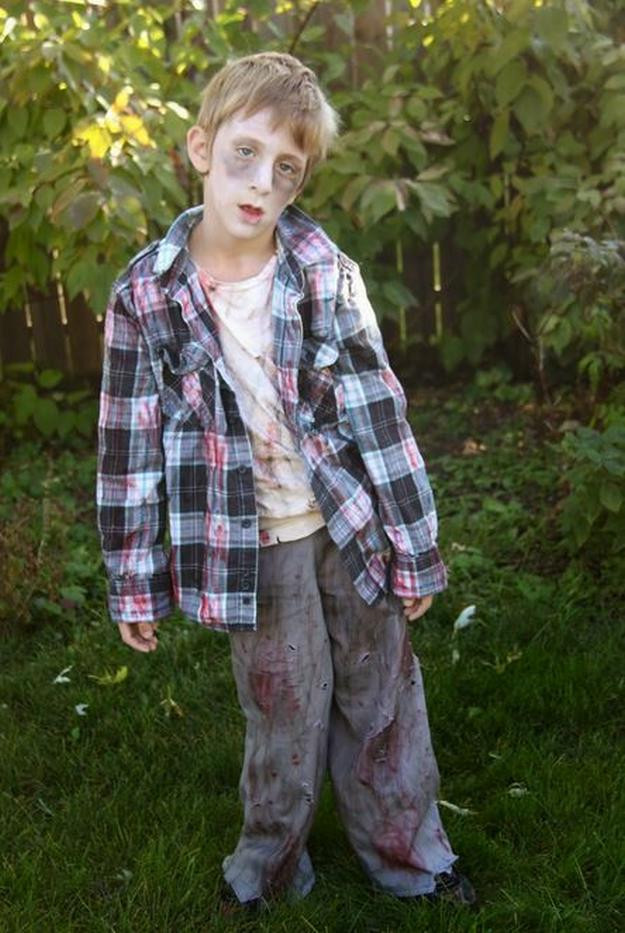 Diy Kids Zombie Costume
 18 DIY Zombie Costume Ideas DIY Ready
