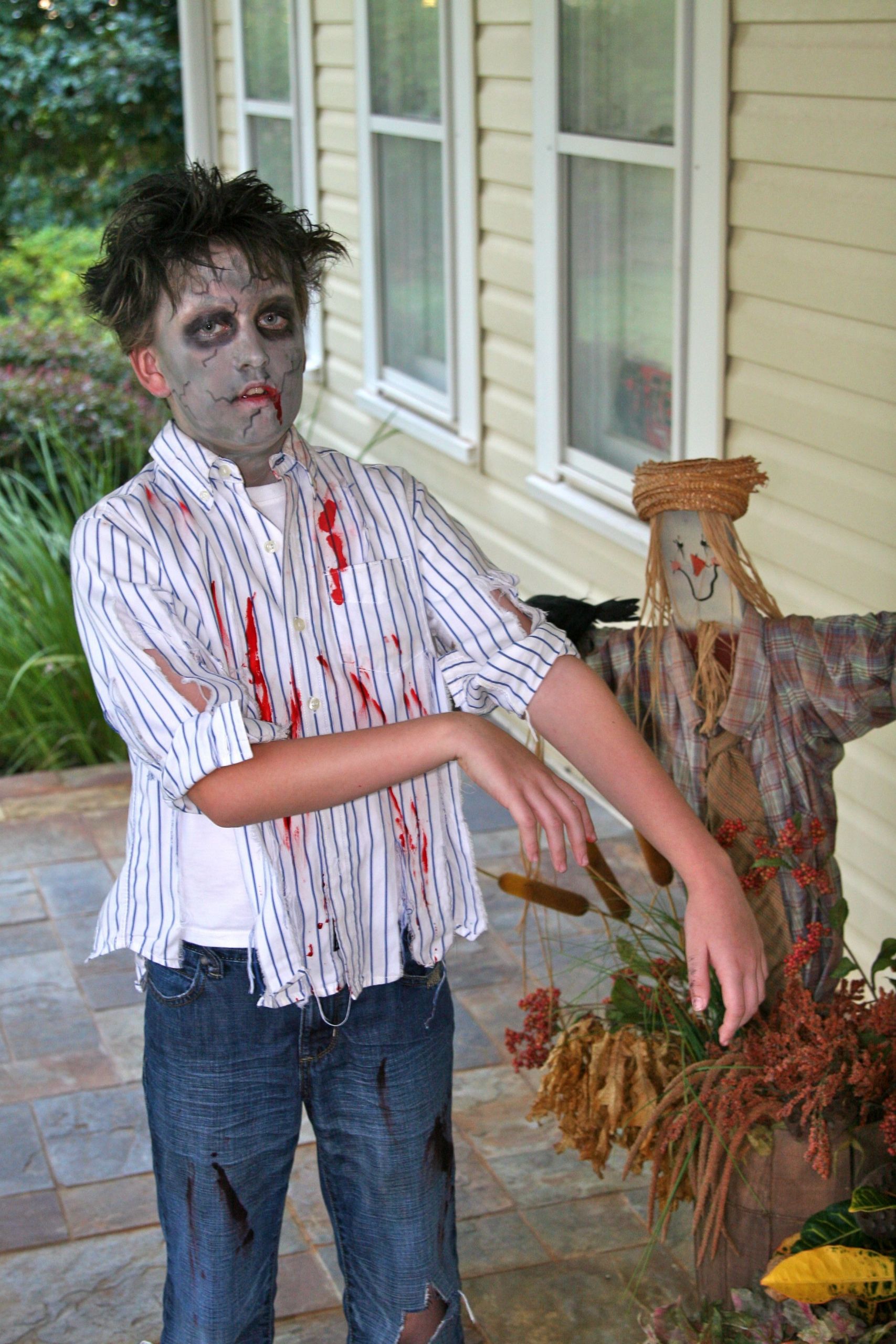 Diy Kids Zombie Costume
 zombie costume Halloween haunting ideas
