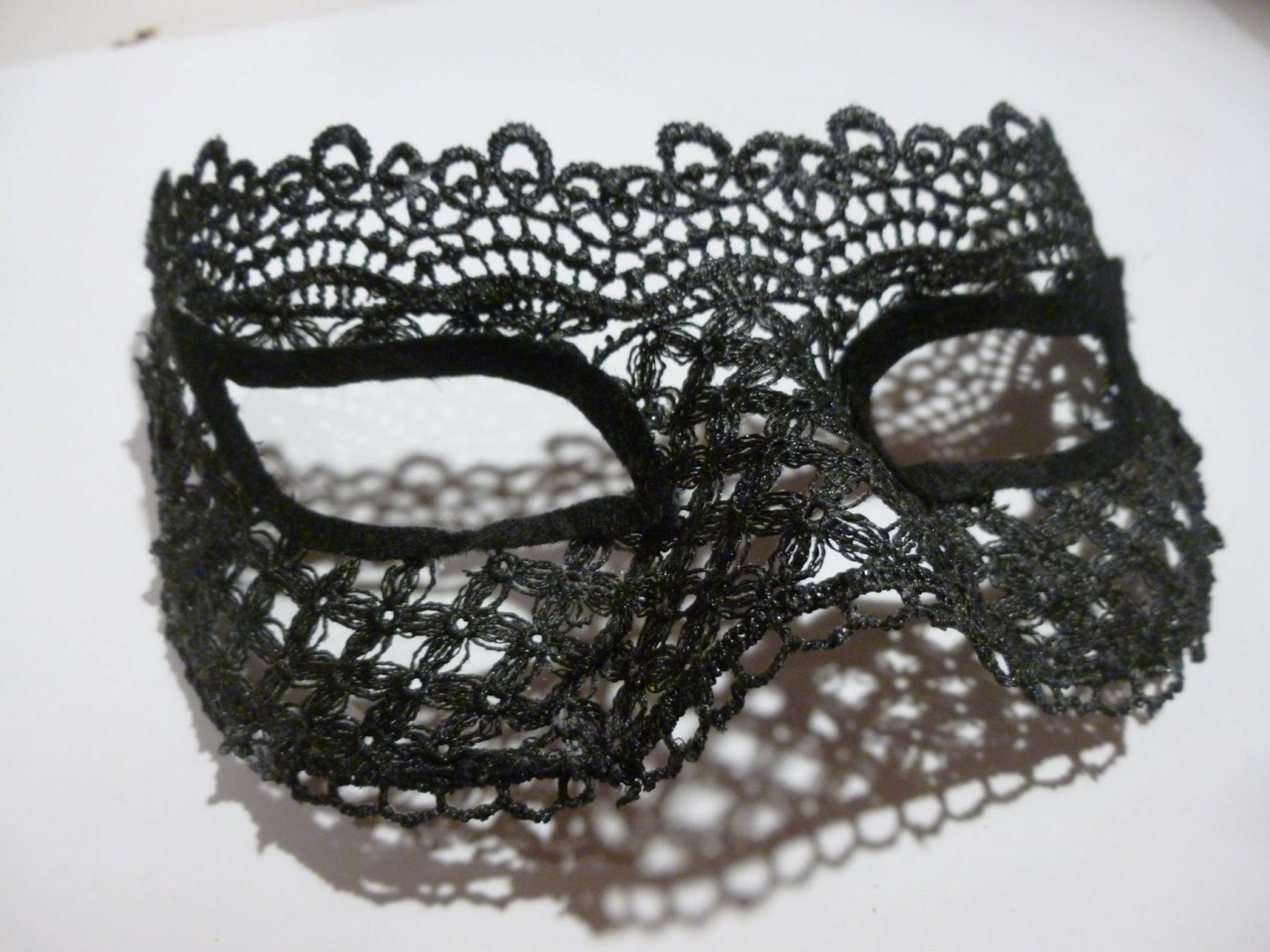 DIY Lace Masquerade Mask
 SickChick DIY Lace Masquerade Mask