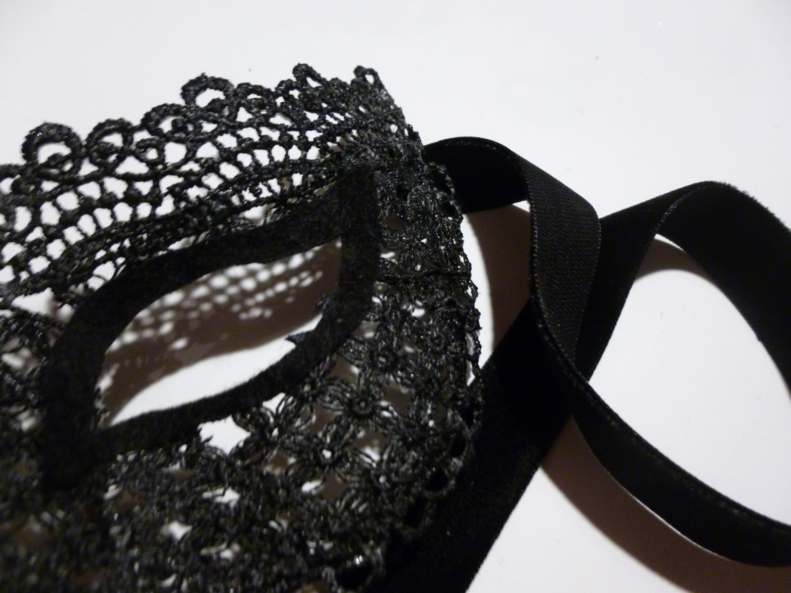 DIY Lace Masquerade Mask
 SickChick DIY Lace Masquerade Mask