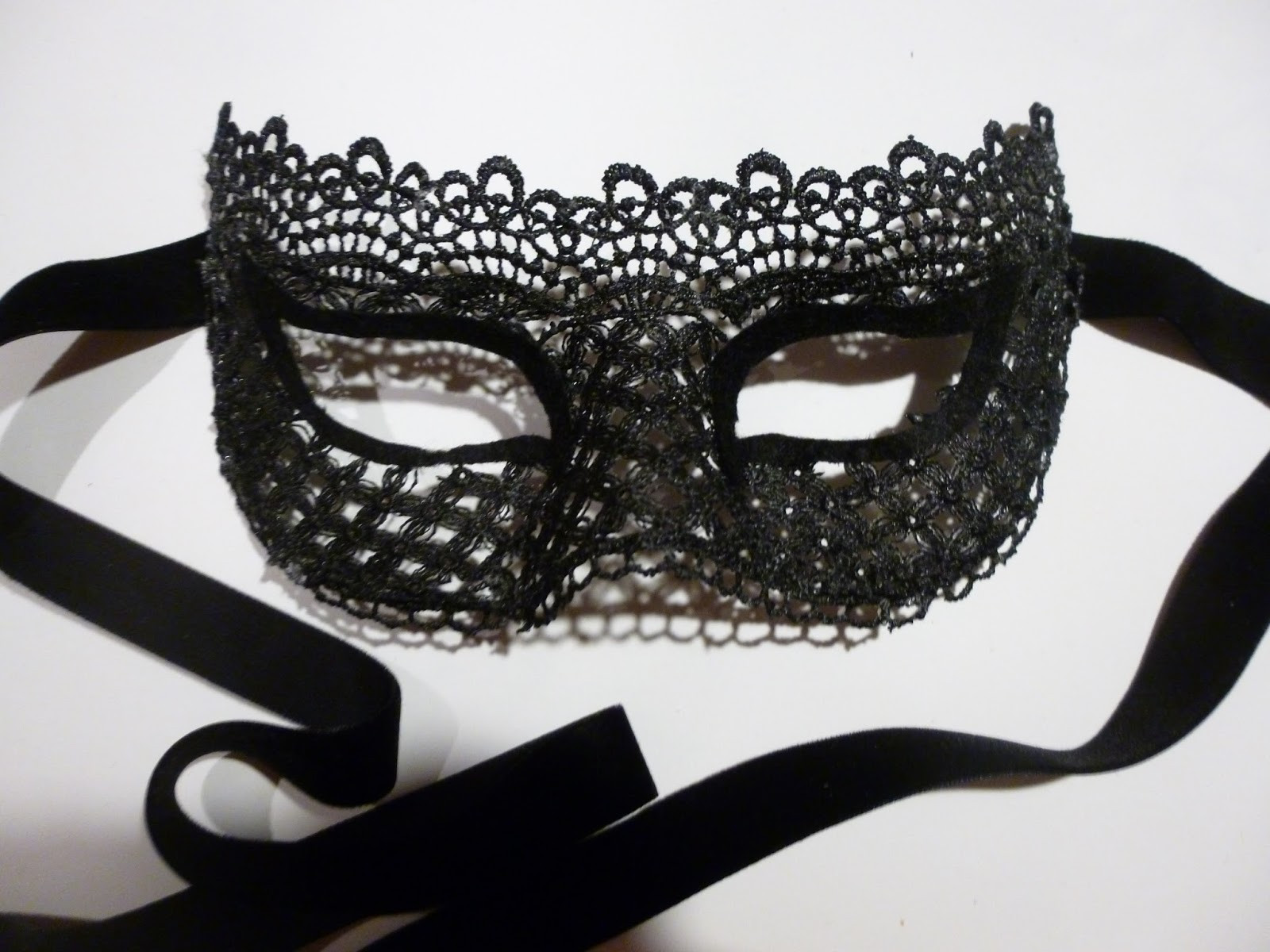 DIY Lace Masquerade Mask
 SickChick DIY Lace Masquerade Mask