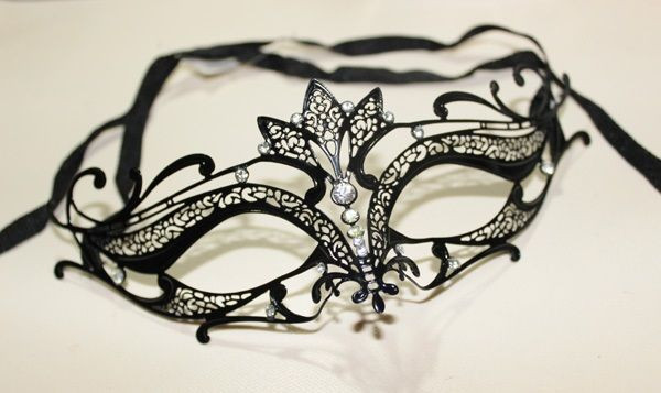 DIY Masquerade Mask Ideas
 You Can Make Your Own DIY Masquerade Mask From Home