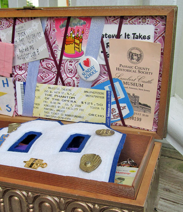DIY Memory Box
 theyouareproject – Personalized Memory Box
