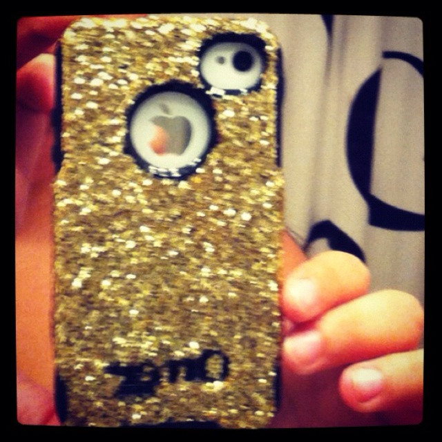 DIY Otterbox Decoration
 DIY glitter otterbox GLITTER Pinterest