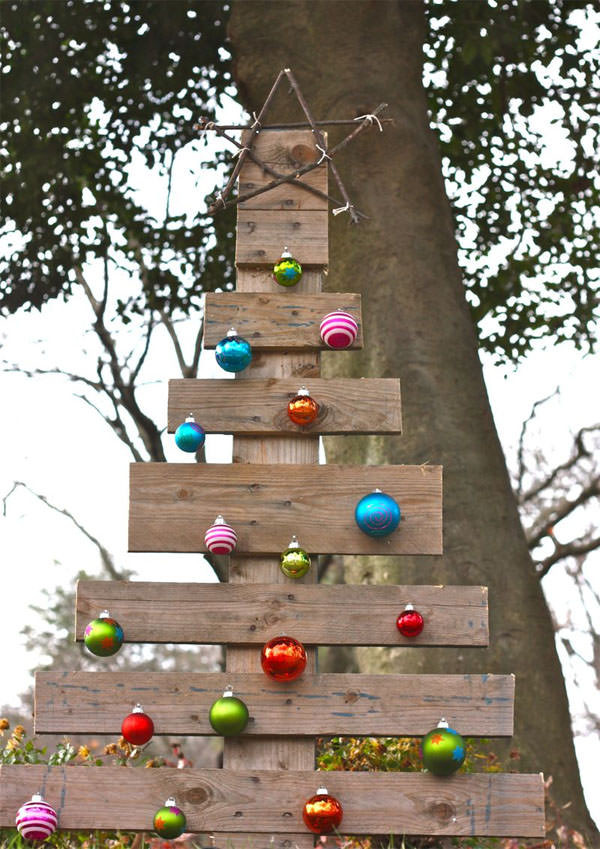 DIY Outdoor Christmas Ornaments
 DIY Outdoor Christmas Decorating