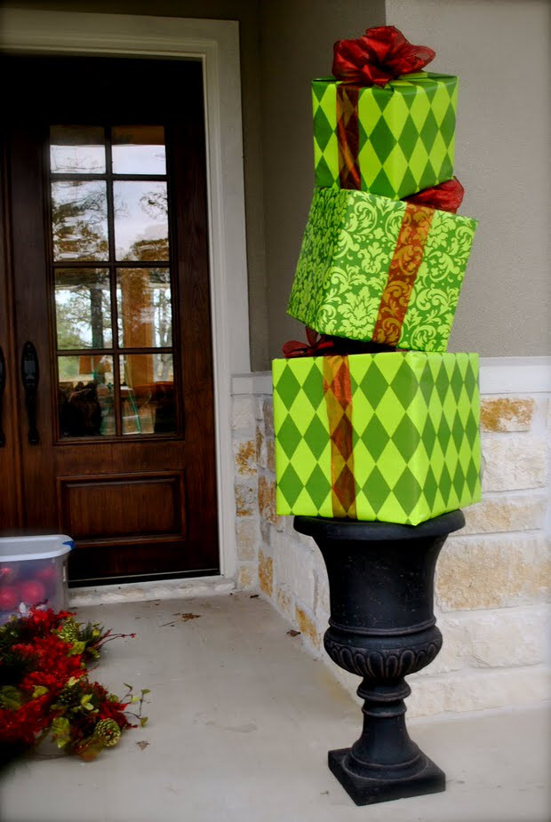 DIY Outdoor Christmas Ornaments
 DIY Outdoor Christmas Decorating