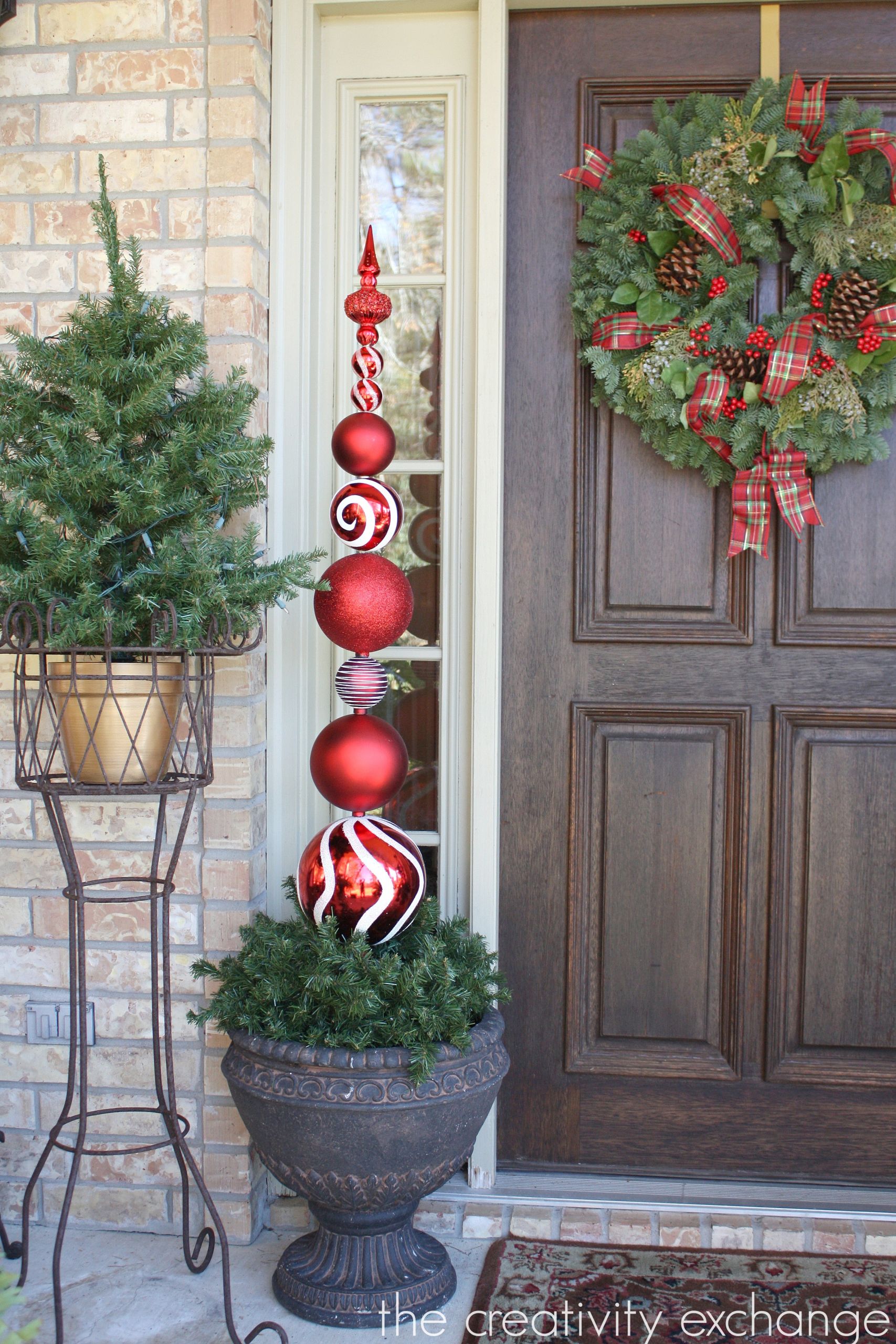 DIY Outdoor Christmas Ornaments
 DIY Tall Ornament Topiary