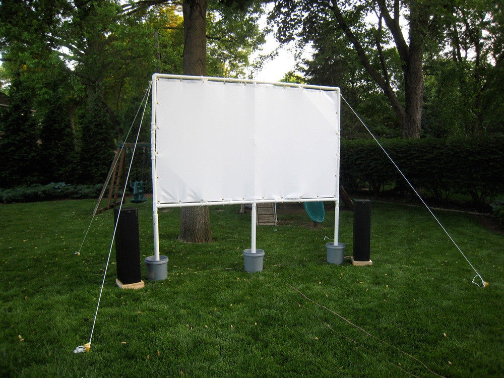 DIY Outdoor Movie Screen
 Geek Dad’s DIY Outdoor Movie Screen