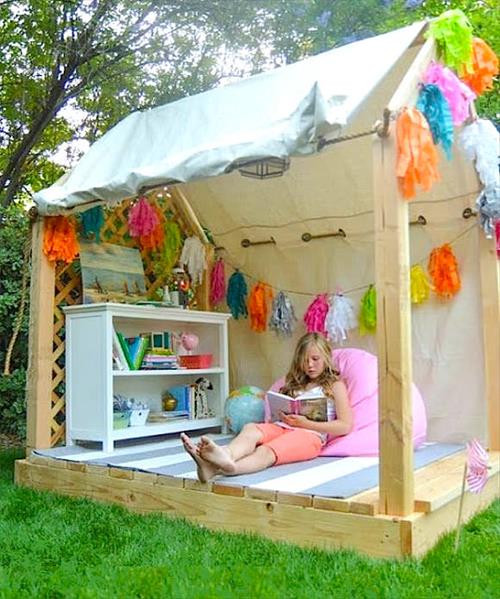 DIY Outdoor Playhouse
 Amazing Pallet Playhouse for Your Kids