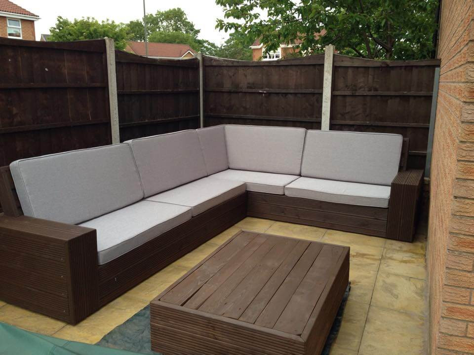DIY Outdoor Sectional Sofa
 DIY Pallet Sectional Sofa Tutorial