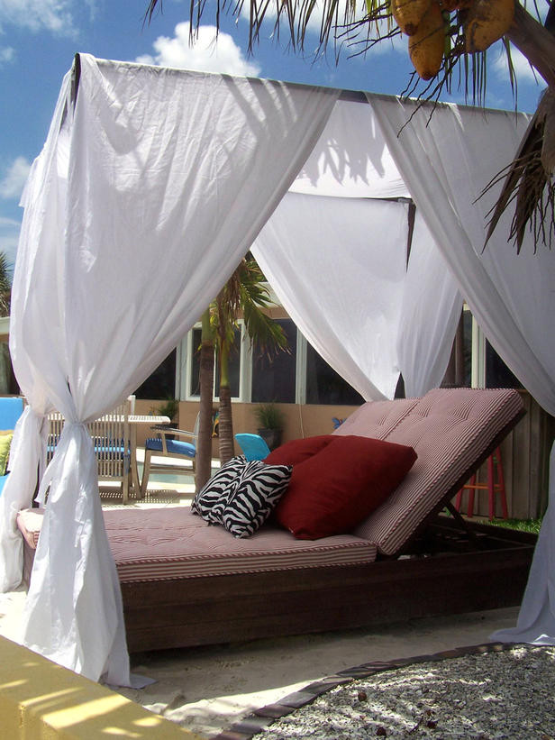 DIY Outdoor Shade Canopy
 DIY Projects to Make Any Backyard Into a Staycation