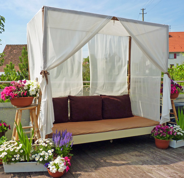 DIY Outdoor Shade Canopy
 DIY Canopy Bed outdoor