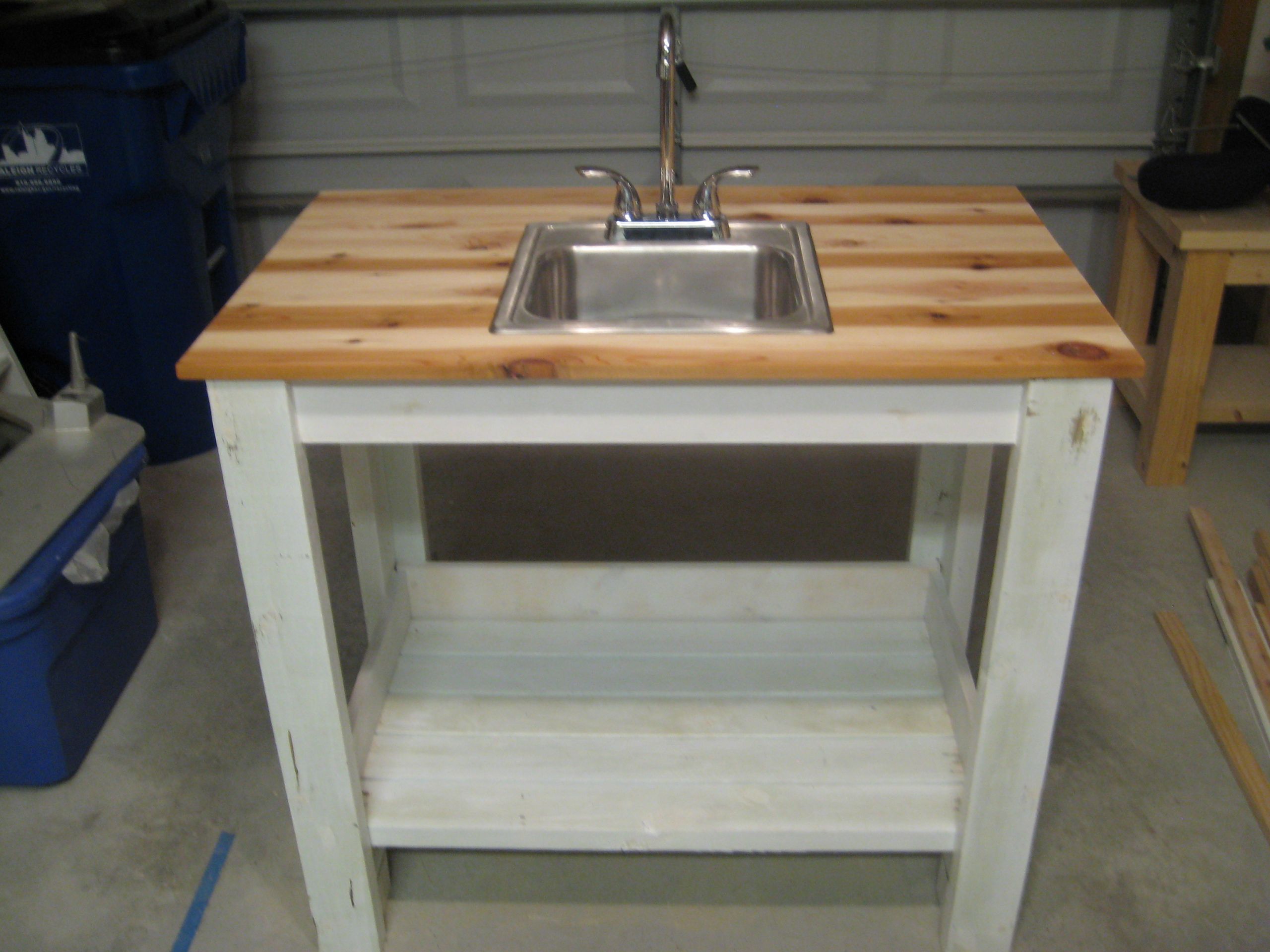 DIY Outdoor Sink
 Ana White