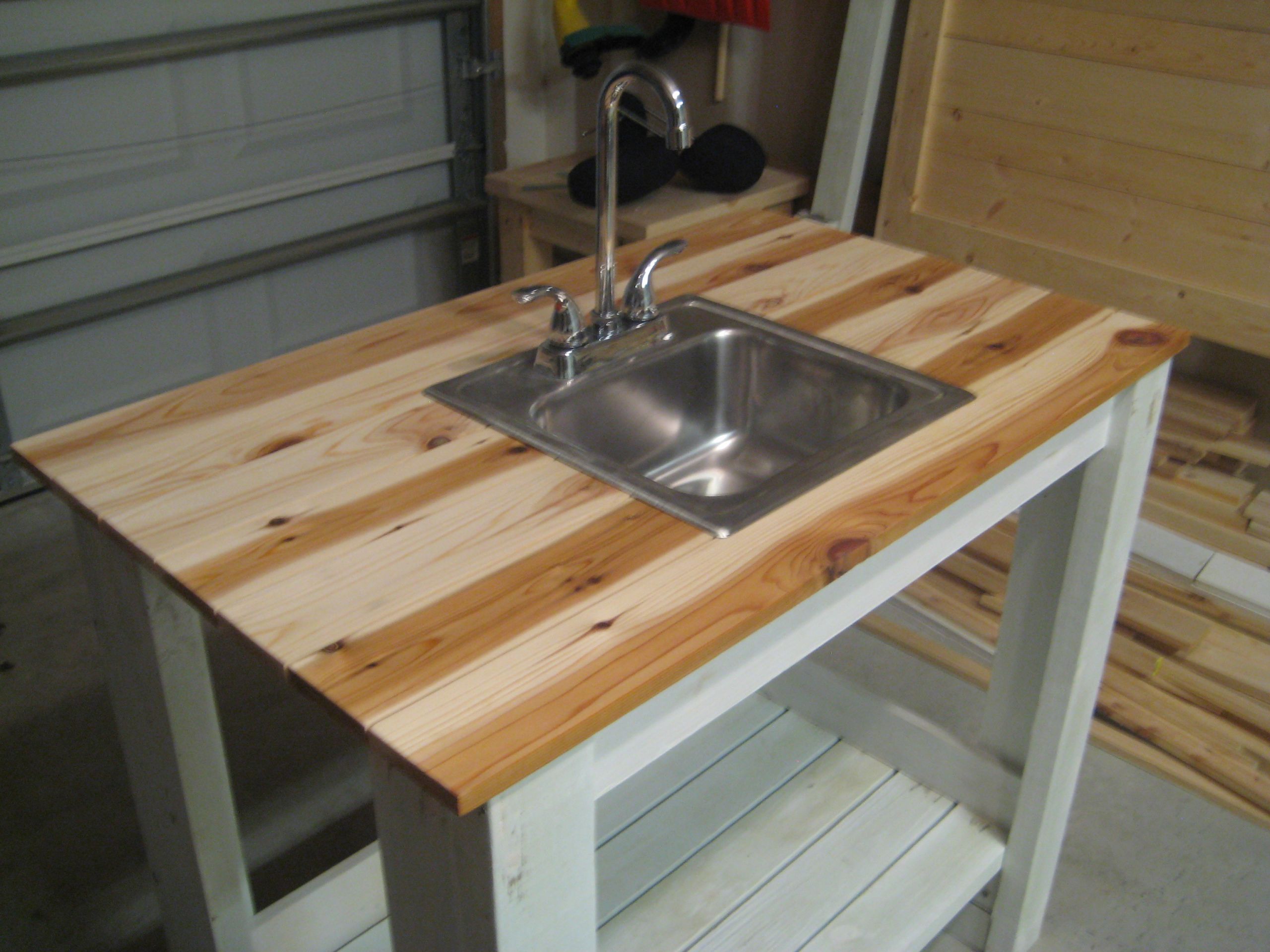 DIY Outdoor Sink
 Ana White