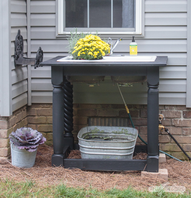 DIY Outdoor Sink
 DIY Outdoor Sink Using a Cast Iron Farmhouse Sink