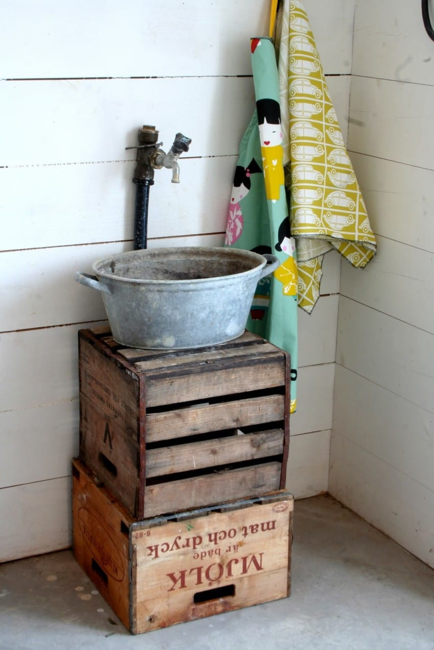 DIY Outdoor Sink
 She Turns An Old Tire Into The Perfect DIY Addition To Her