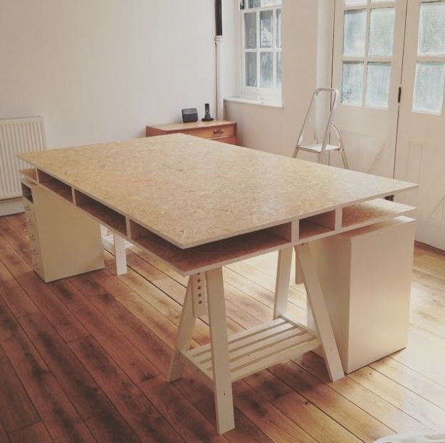 DIY Plywood Computer Desk
 35 DIY Desks That Will Make You Happy To Sit and Work At