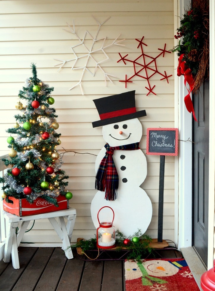 DIY Snowman Decorations
 DIY Painted Wood Snowman