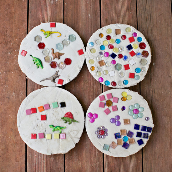 DIY Stepping Stones With Kids
 Stepping Stones