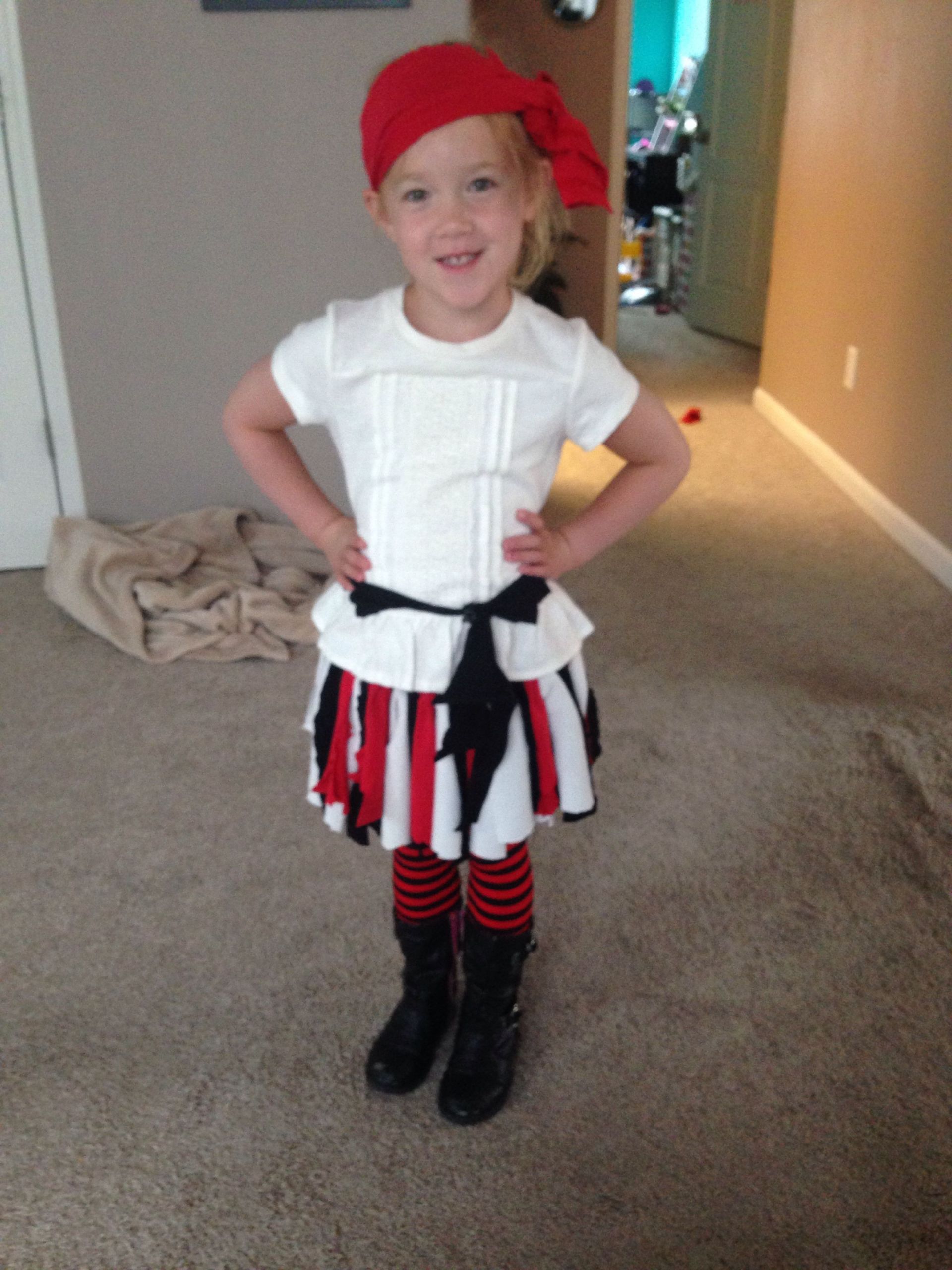 DIY Toddler Pirate Costume
 DIY girl pirate costume Old tshirtswere used to make the