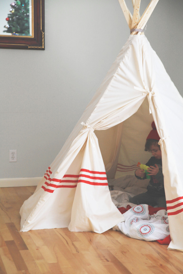 DIY Toddler Teepee
 DIY big kid teepee a $22 project – on the 7th day of