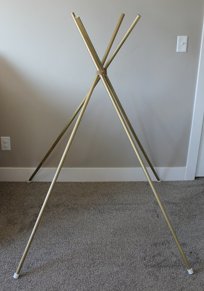 DIY Toddler Teepee
 How To Make A Toddler Tepee The Easy Way