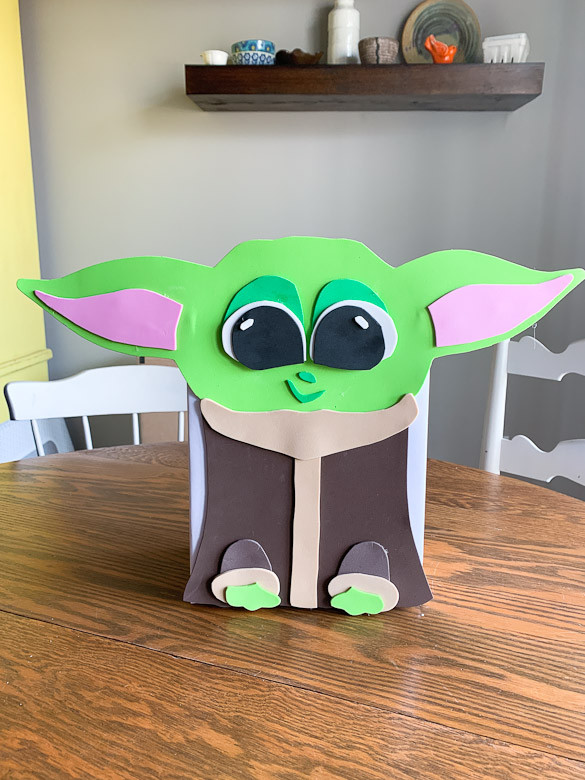 DIY Valentine Box
 Baby Yoda Valentine Box