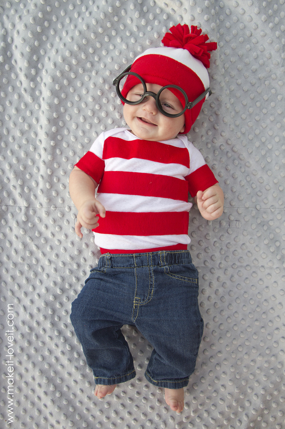DIY Waldo Costume
 "Where s Waldo" Costume less than an hour