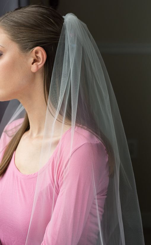 DIY Wedding Headpiece
 How to Make a Bridal Veil With a b
