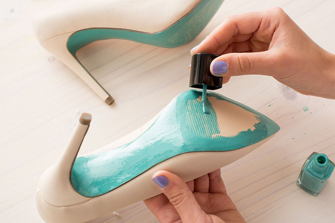 Diy Wedding Shoes
 2 Quick & Easy DIYs to Customize Your Wedding Day Heels