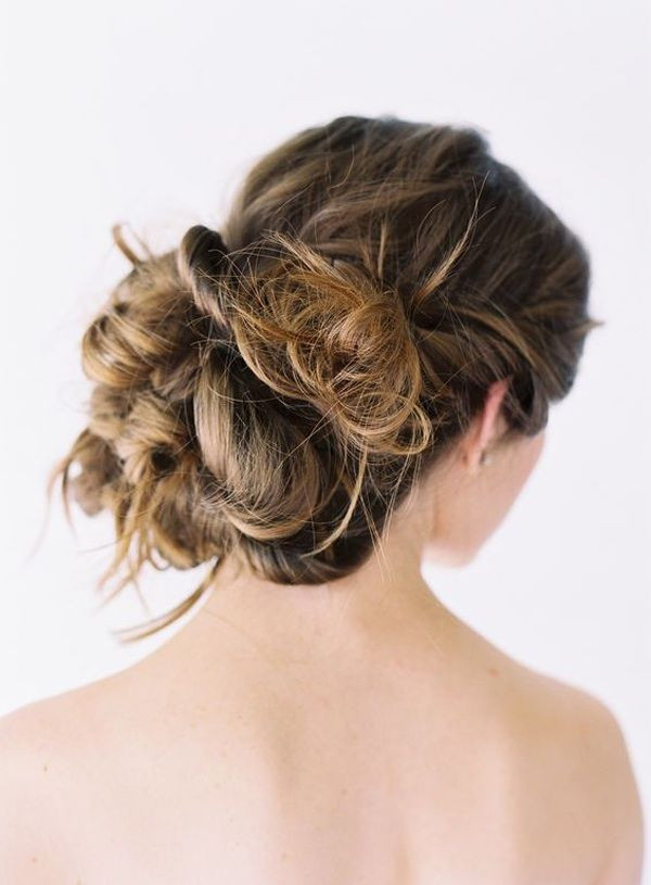 DIY Wedding Updo
 A Tutorial on Long Hair Wedding Hair Updos ce Wed