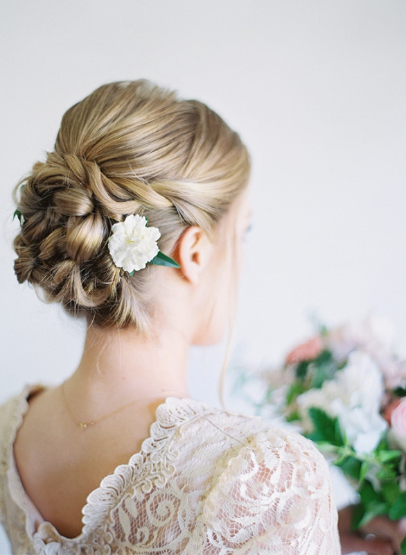 DIY Wedding Updo
 Stunning DIY Twisted Wedding Hair Updo Weddingomania