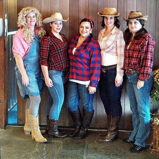 DIY Western Costume
 Group of Gals 33 DIY Country Girl Costumes