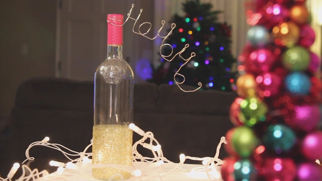 DIY Wine Bottle Decorations
 Christmas Glitter Wine Bottle Decoration ♥ DIY
