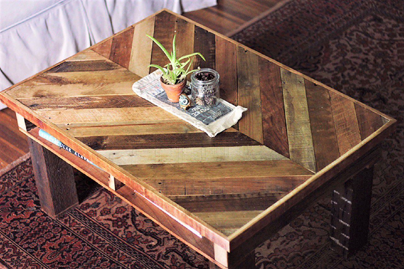 DIY With Wooden Pallets
 25 DIY Wood Pallet Projects
