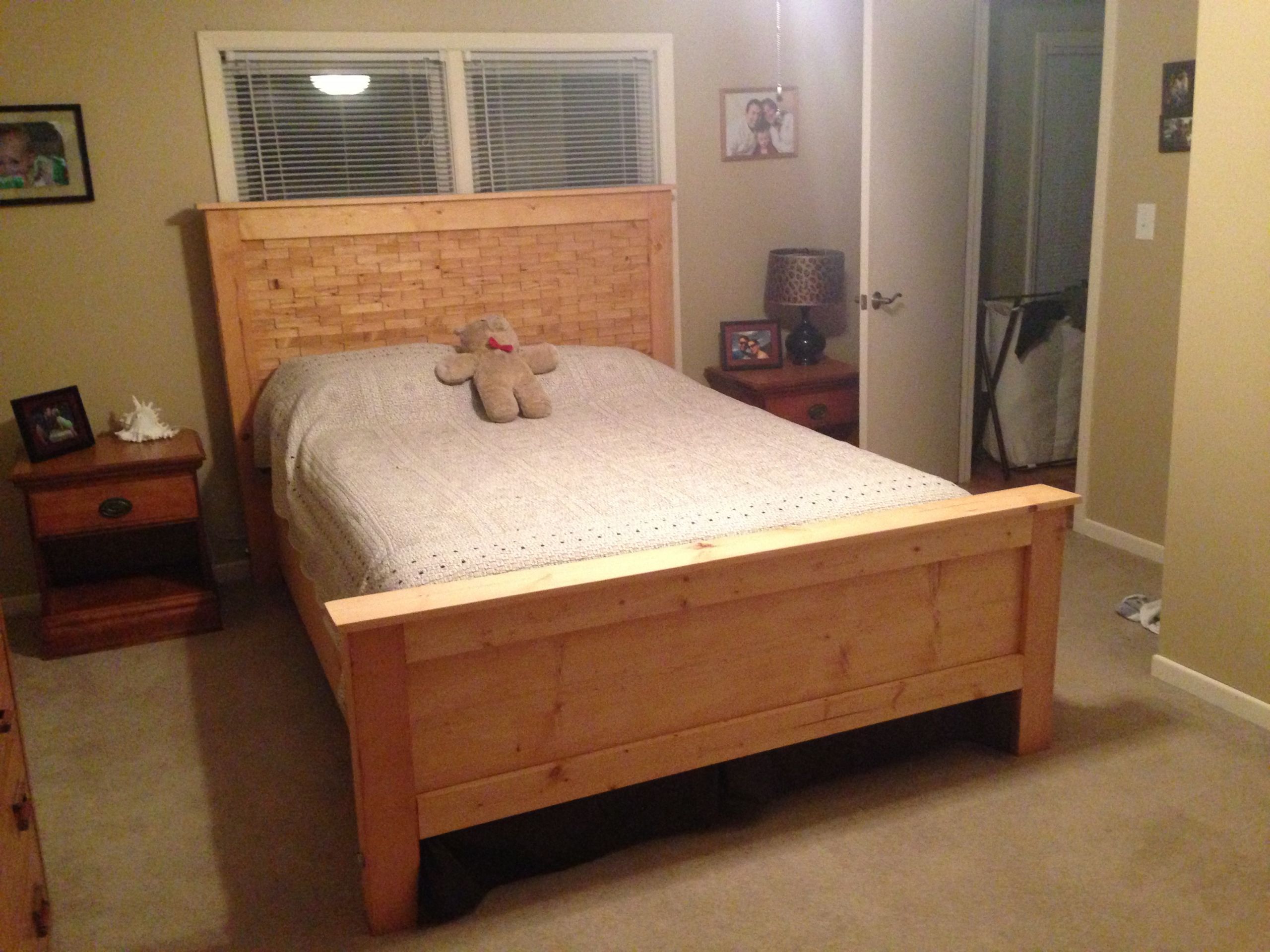 DIY Wooden Bed
 Ana White